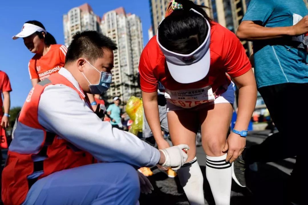 包含里程碑夜广州队完成体检，意大利杯冲刺阶段刷纪录，气氛紧张，医务组通报恢复的词条