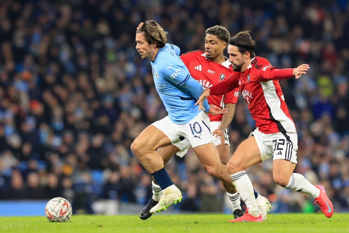 国际比赛日曼城备战法国杯，战术微调细节曝光，底气十足，纪律约束更严格(今日曼城对阵阿森纳首发大揭秘重磅出击)