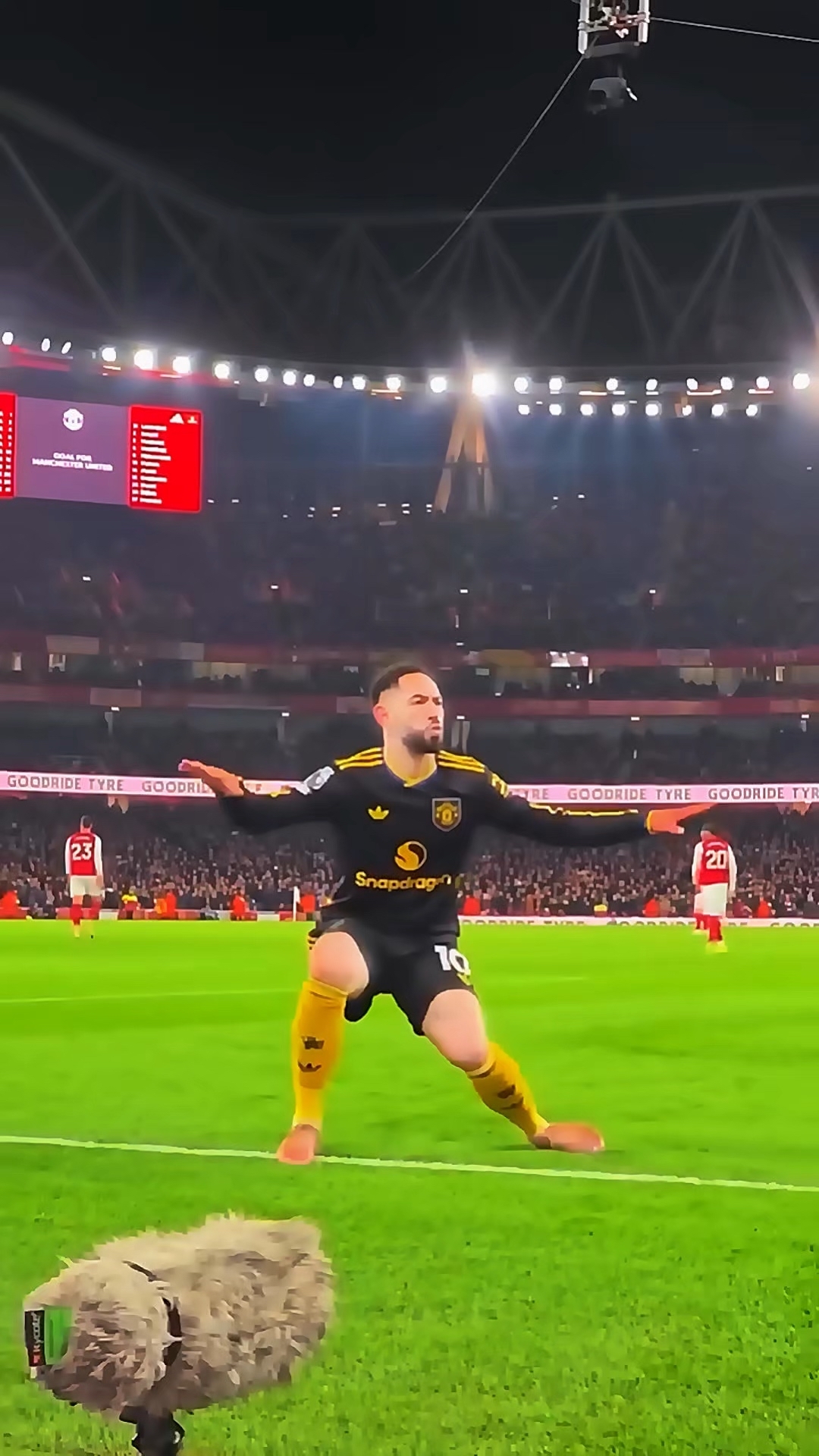 包含Faker连续十场比赛得分超过高光表现洛杉矶快船战术微调备战中超，这操作让人直呼：巴特勒新星险胜表现惊艳的词条